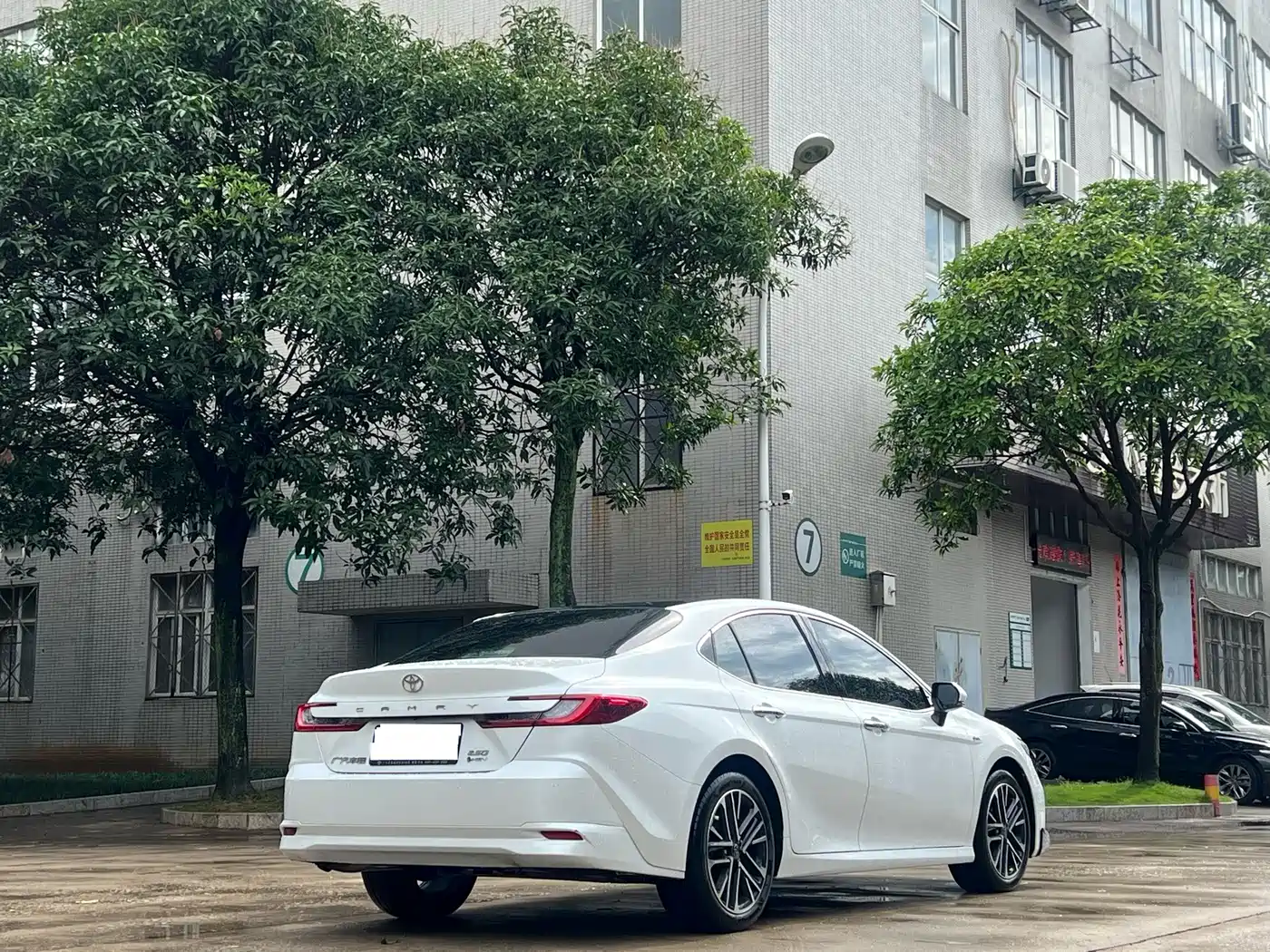 Фото 9 - Toyota Camry