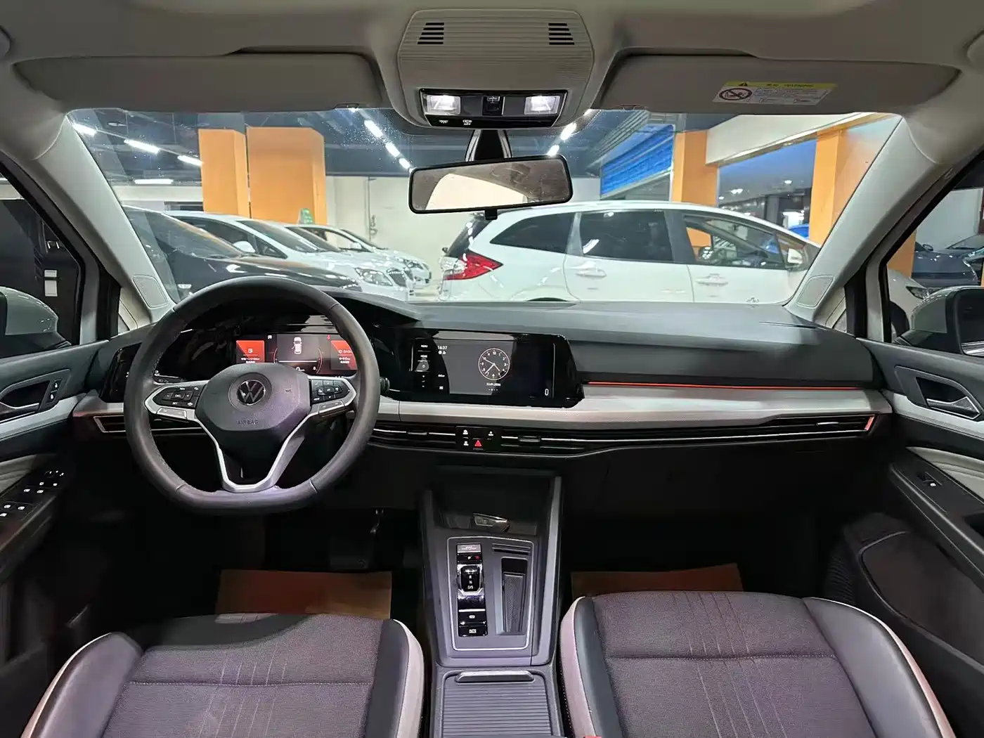 Volkswagen Golf 2023 280TSI DSG Pro фото 4