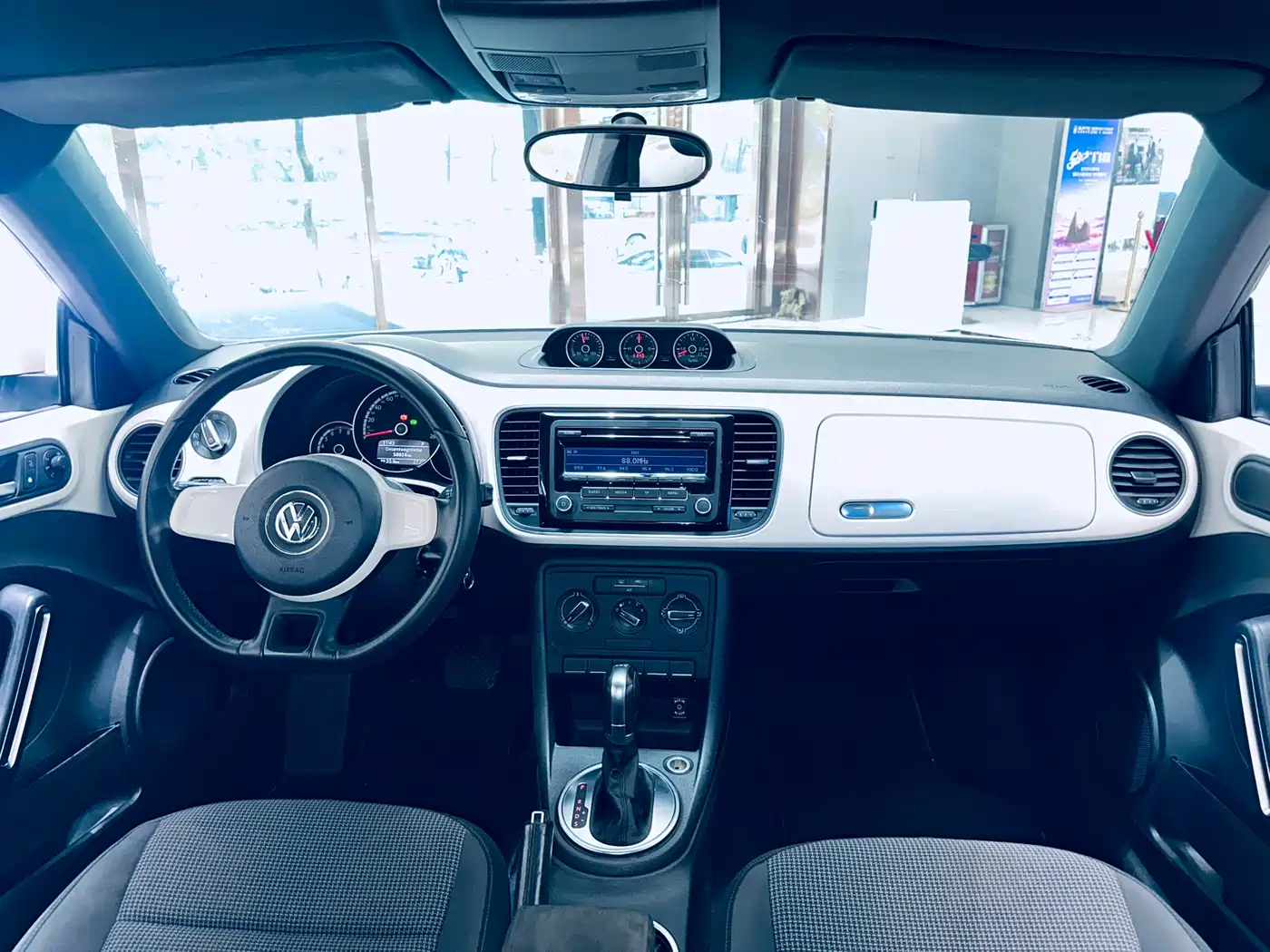 Volkswagen Beetle 2014 1.4TSI Fashion Edition фото 35