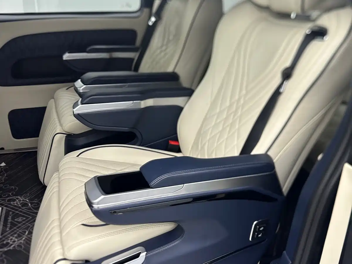 Mercedes-Benz Vito 2020 2.0T Business Edition (7-seater) фото 11