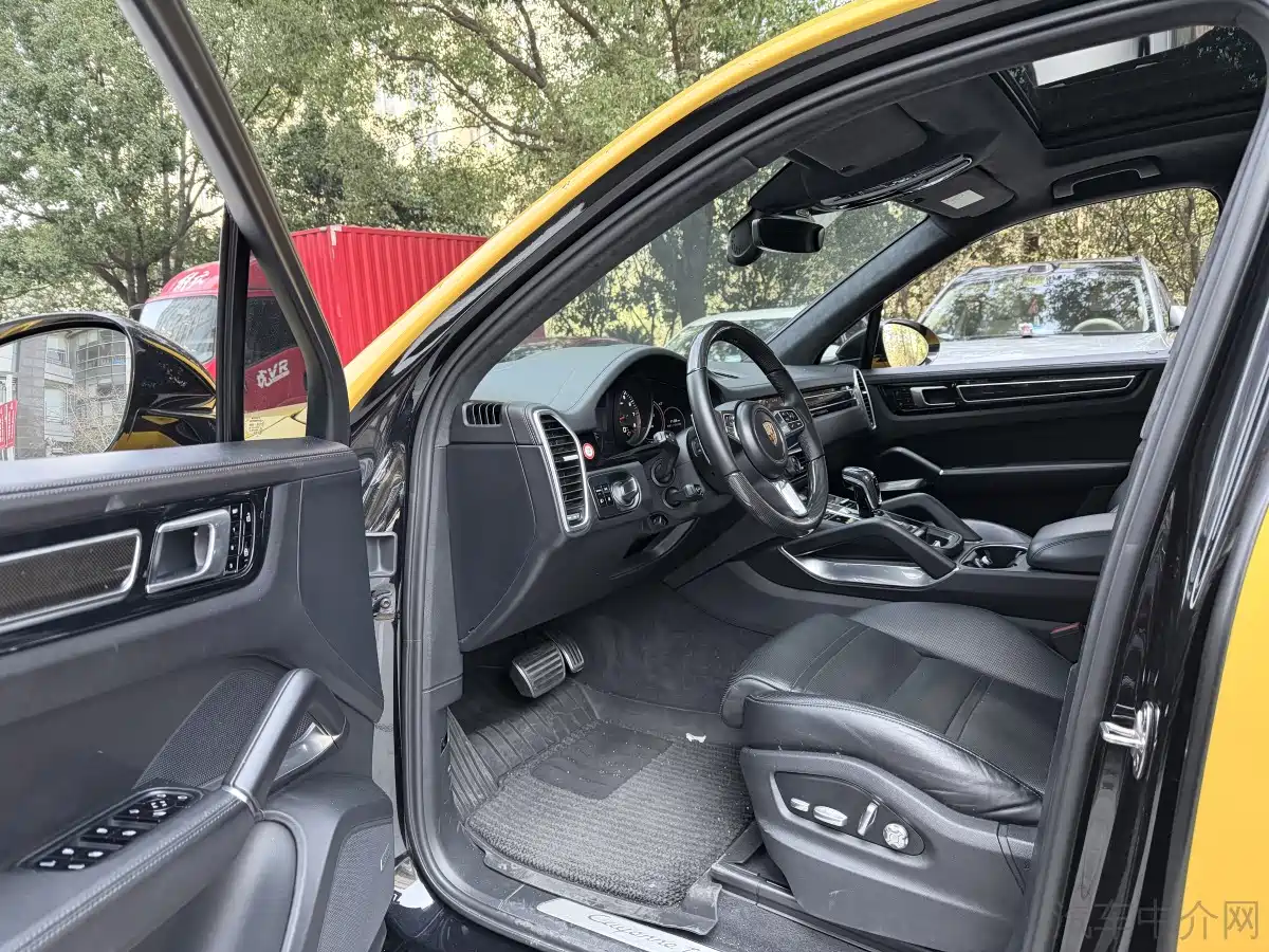 Фото 7 - Porsche Cayenne