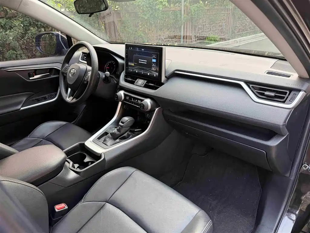 Toyota Wildlander 2020 2.0L CVT 2WD Luxury Edition фото 7