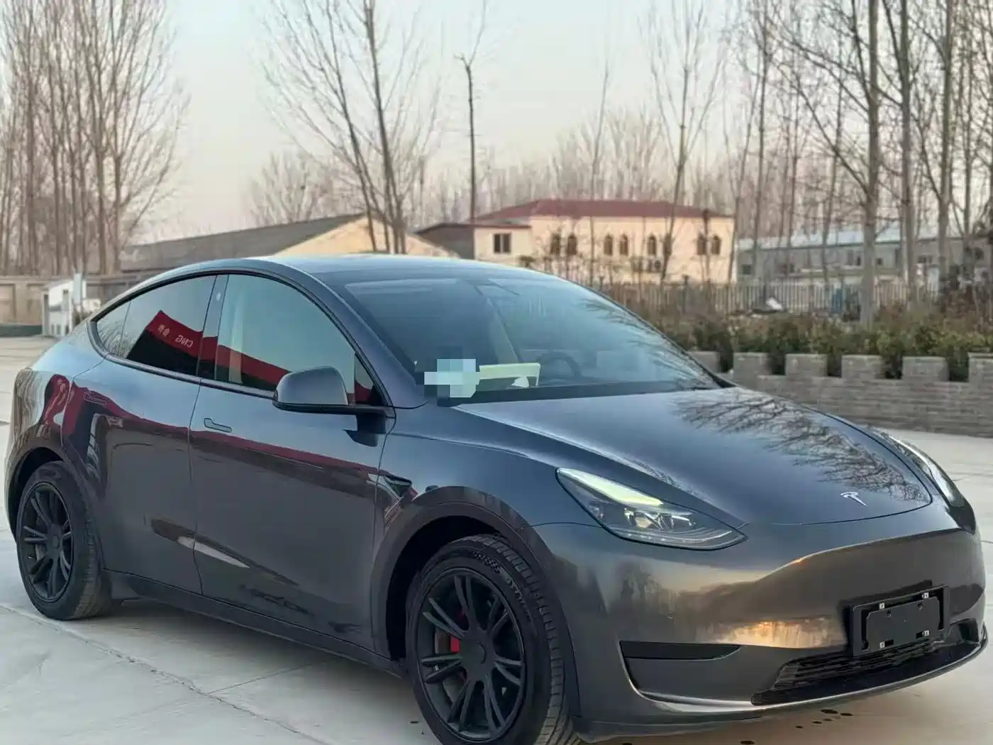TESLA MODEL Y