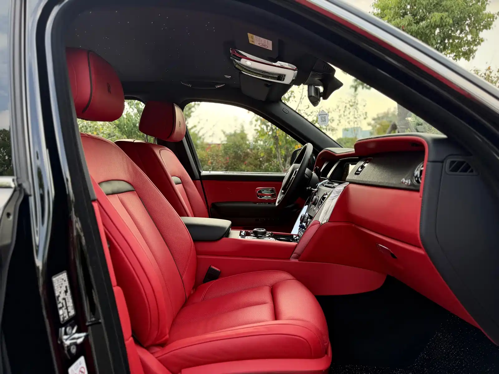 Photo 19 - Rolls-Royce Cullinan
