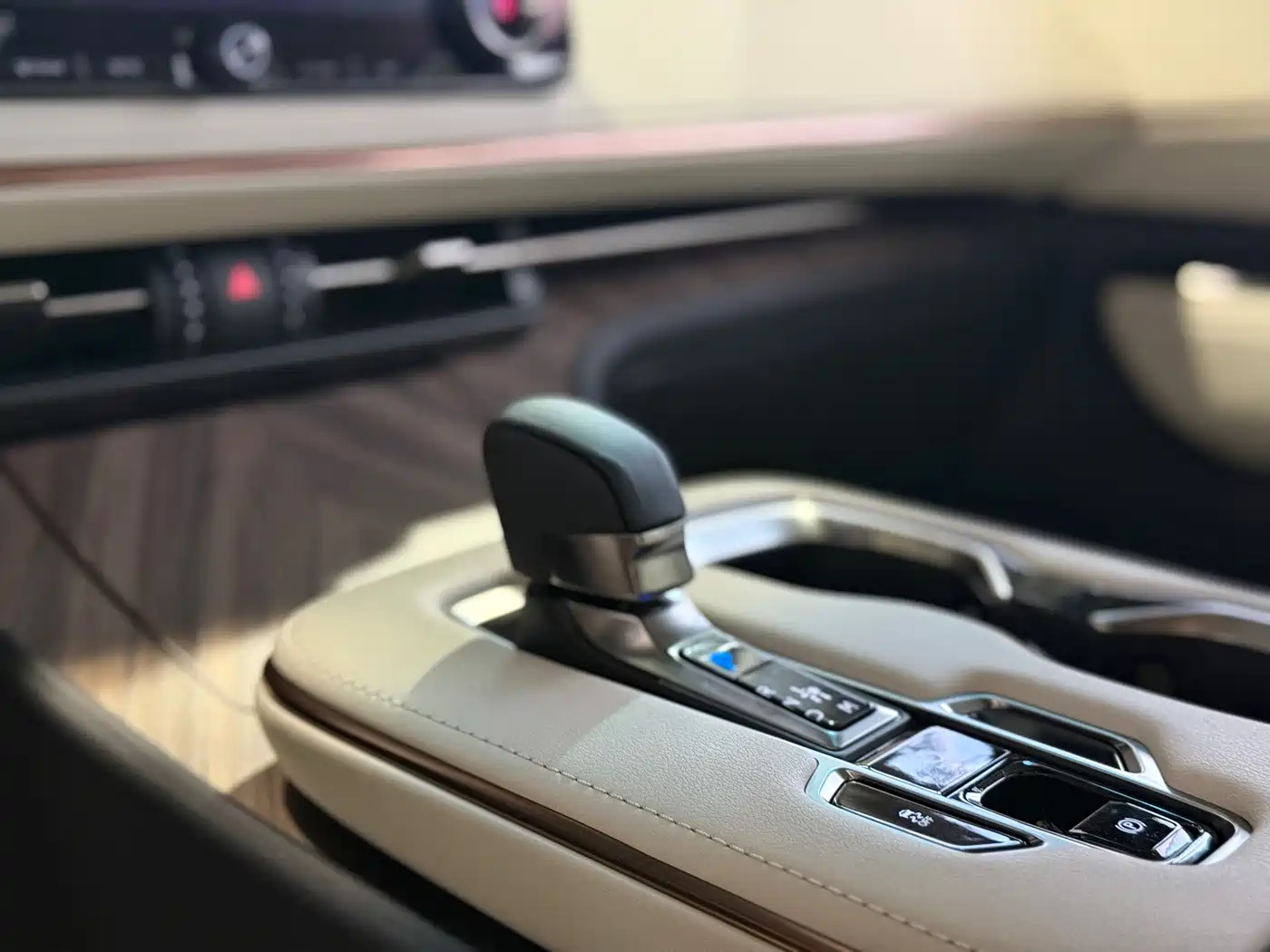 Lexus LM 2025 2023 500h 6-Seater Prestige Edition