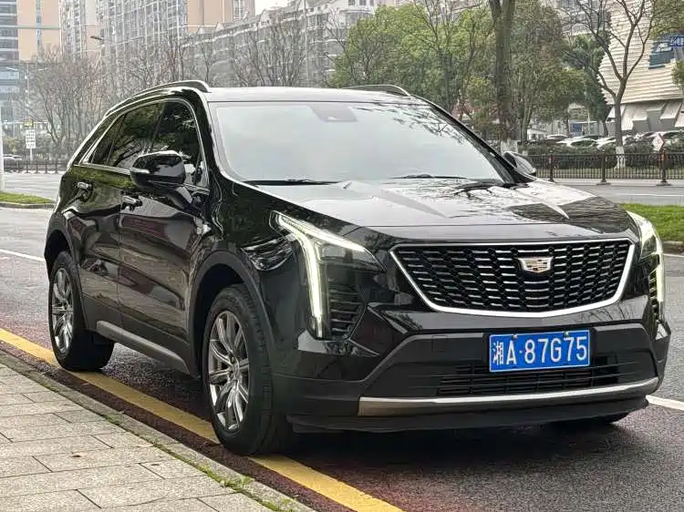 CADILLAC XT4