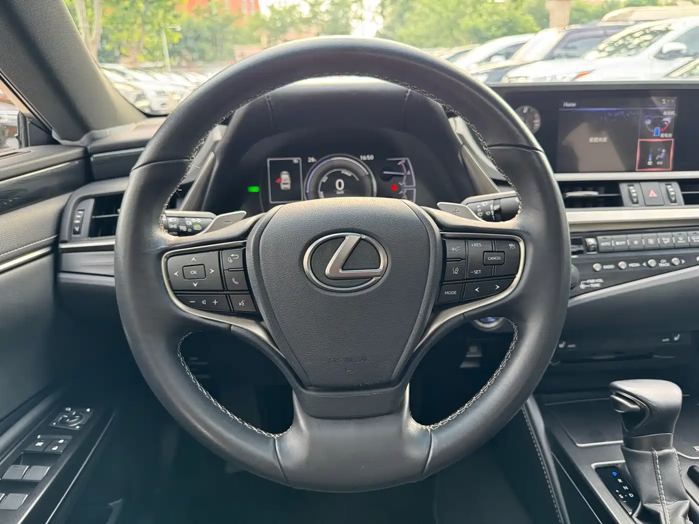 Lexus ES 2018 300h Excellence Edition China V фото 10