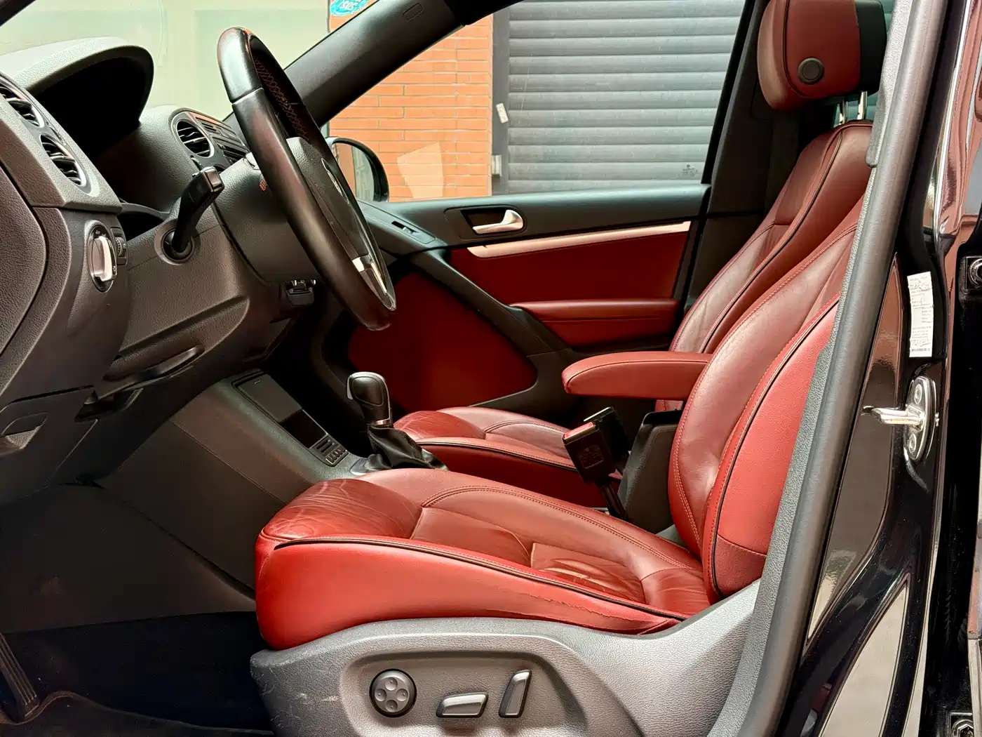 Volkswagen Tiguan 2014 2.0TSI Exclusive Edition фото 8