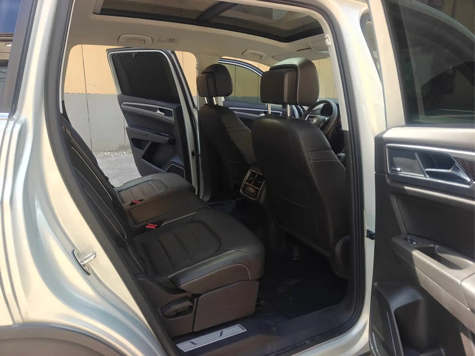 Photo 16 - Volkswagen Teramont