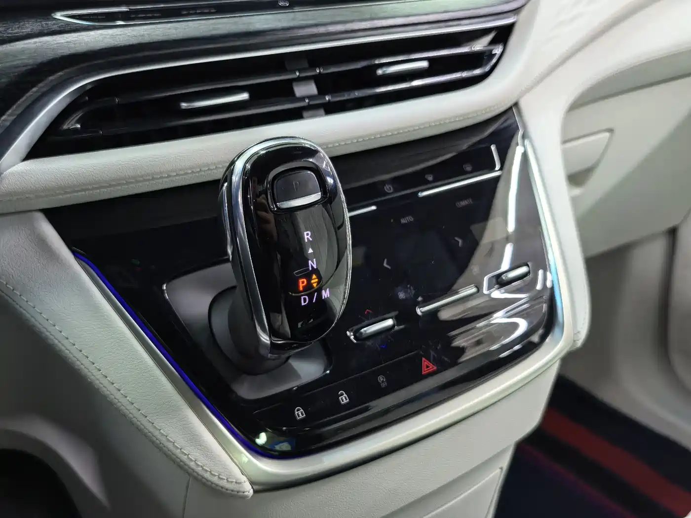 Buick GL8 2021 Avenir Aivia 4-Seater Prestige Edition фото 14