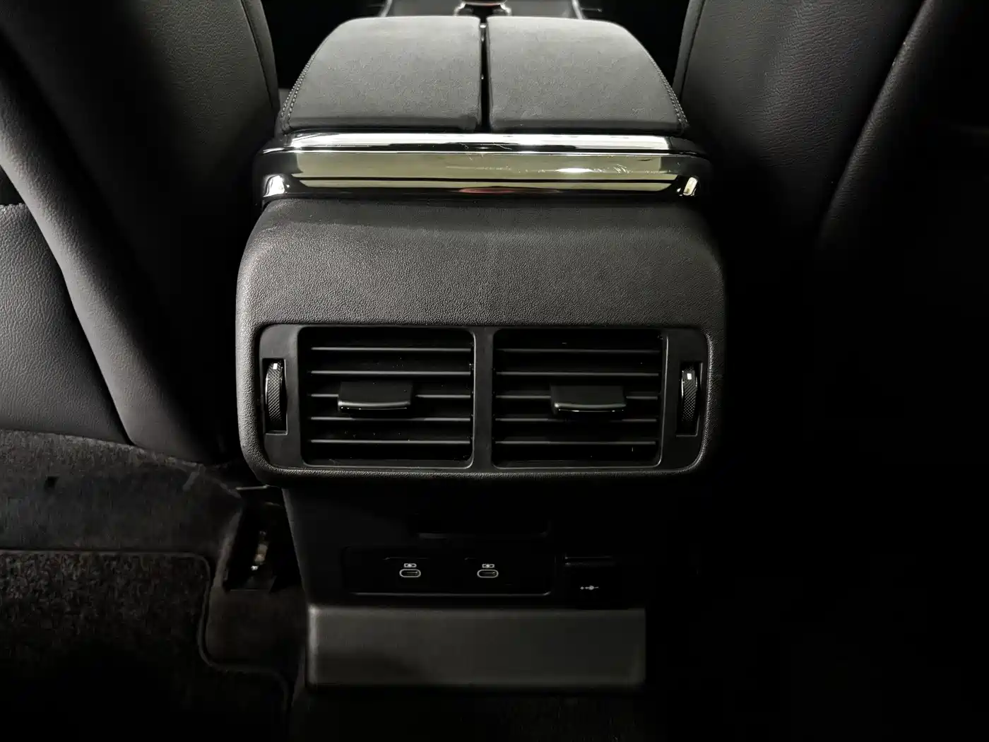 Land Rover Range Rover Velar 2024 Dynamic SE фото 19