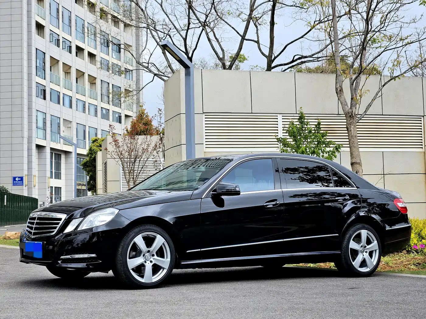 Mercedes-Benz E-Class 2012 E 260 L CGI Fashion Model