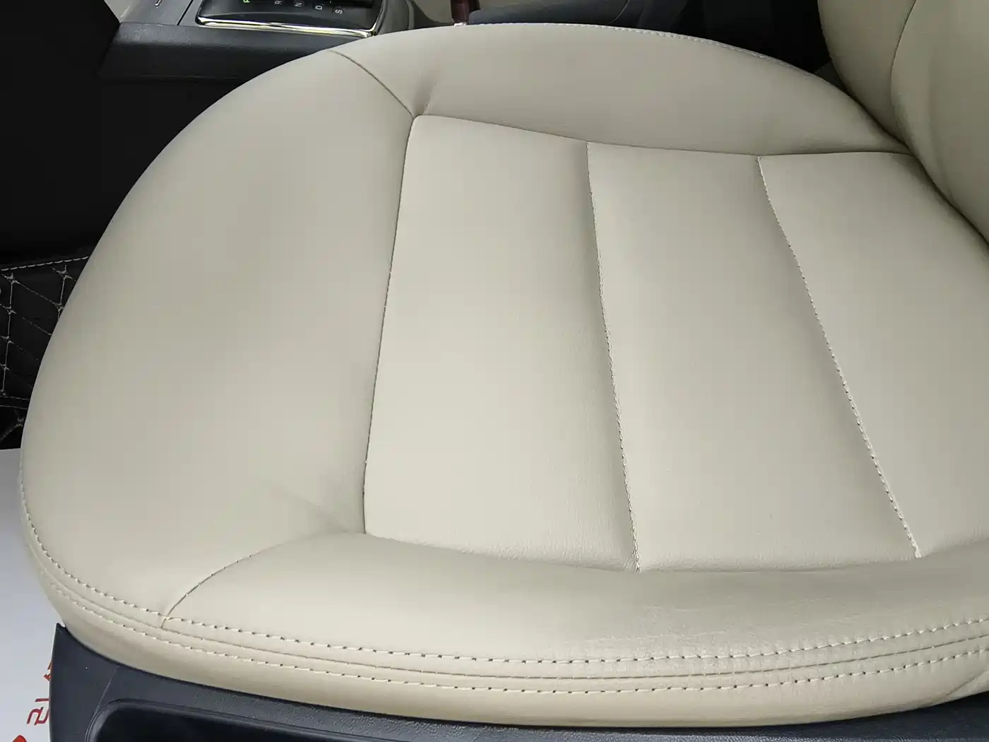 Škoda Octavia 2012 1.6L Automatic Yijie Edition фото 18