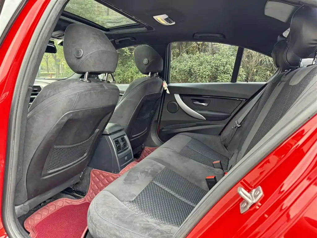BMW 3 Series 2017 320i M Sport фото 10