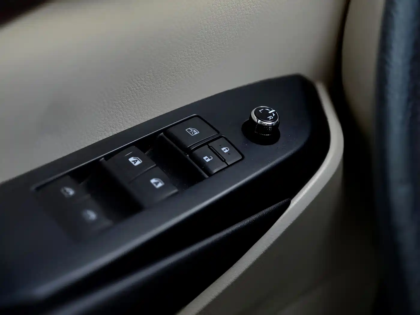 Toyota Highlander 2015 2.0T FWD Elite Edition 7-seater фото 15