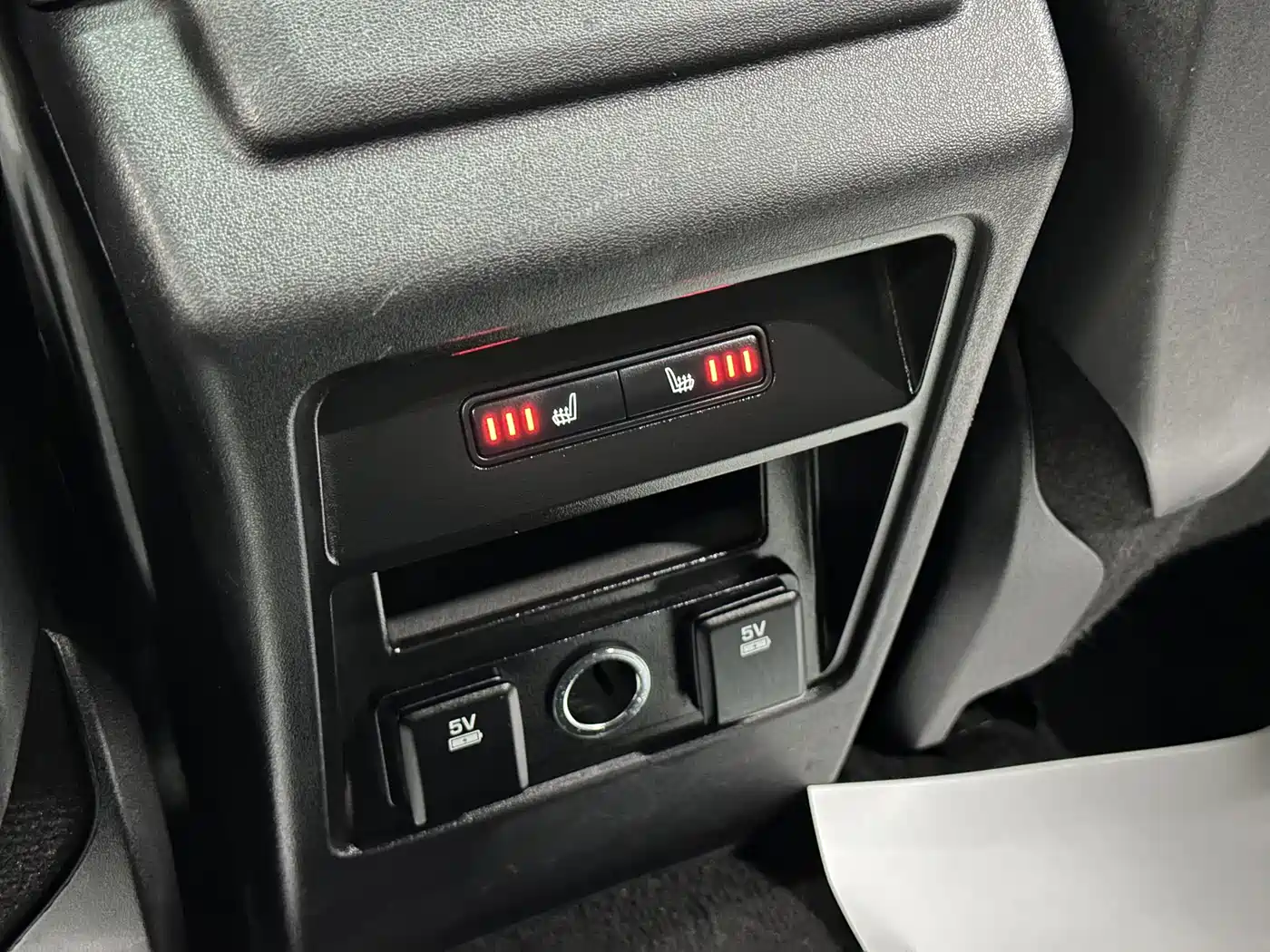 Land Rover Discovery Sport (Import) 2015 2.0T HSE Luxury фото 23