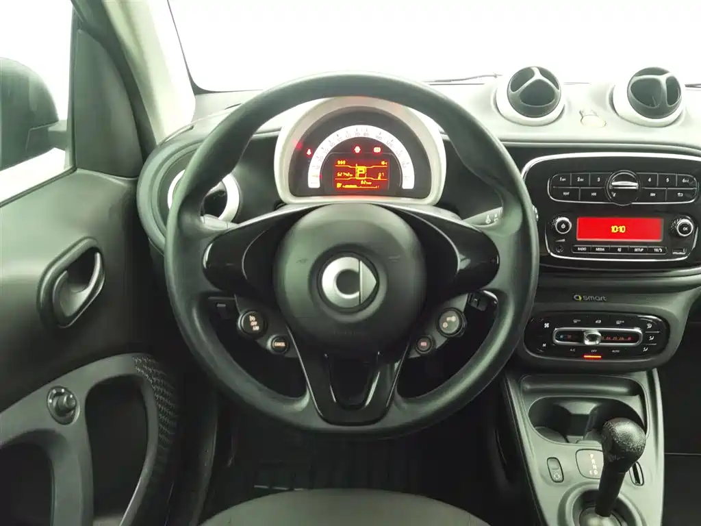 smart fortwo 2018 1.0L 52kW Hardtop Agile Edition China V фото 11