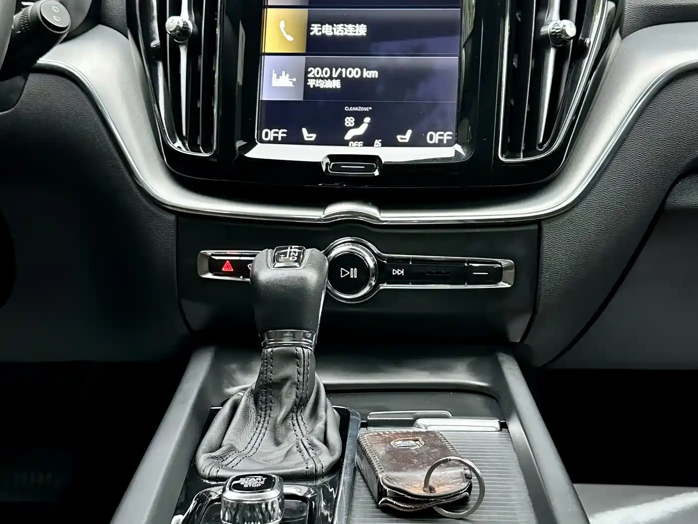 Фото 8 - Volvo XC60