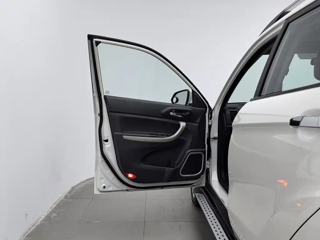 Changan CS35 2014 2014 1.6L Automatic Luxury Type China IV