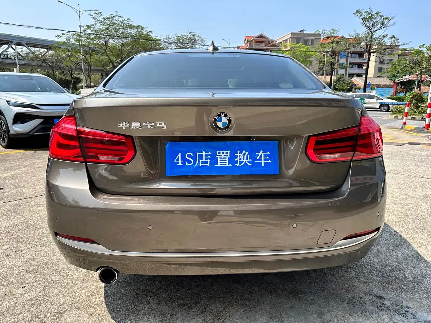 BMW 3 Series 2018 318Li фото 5