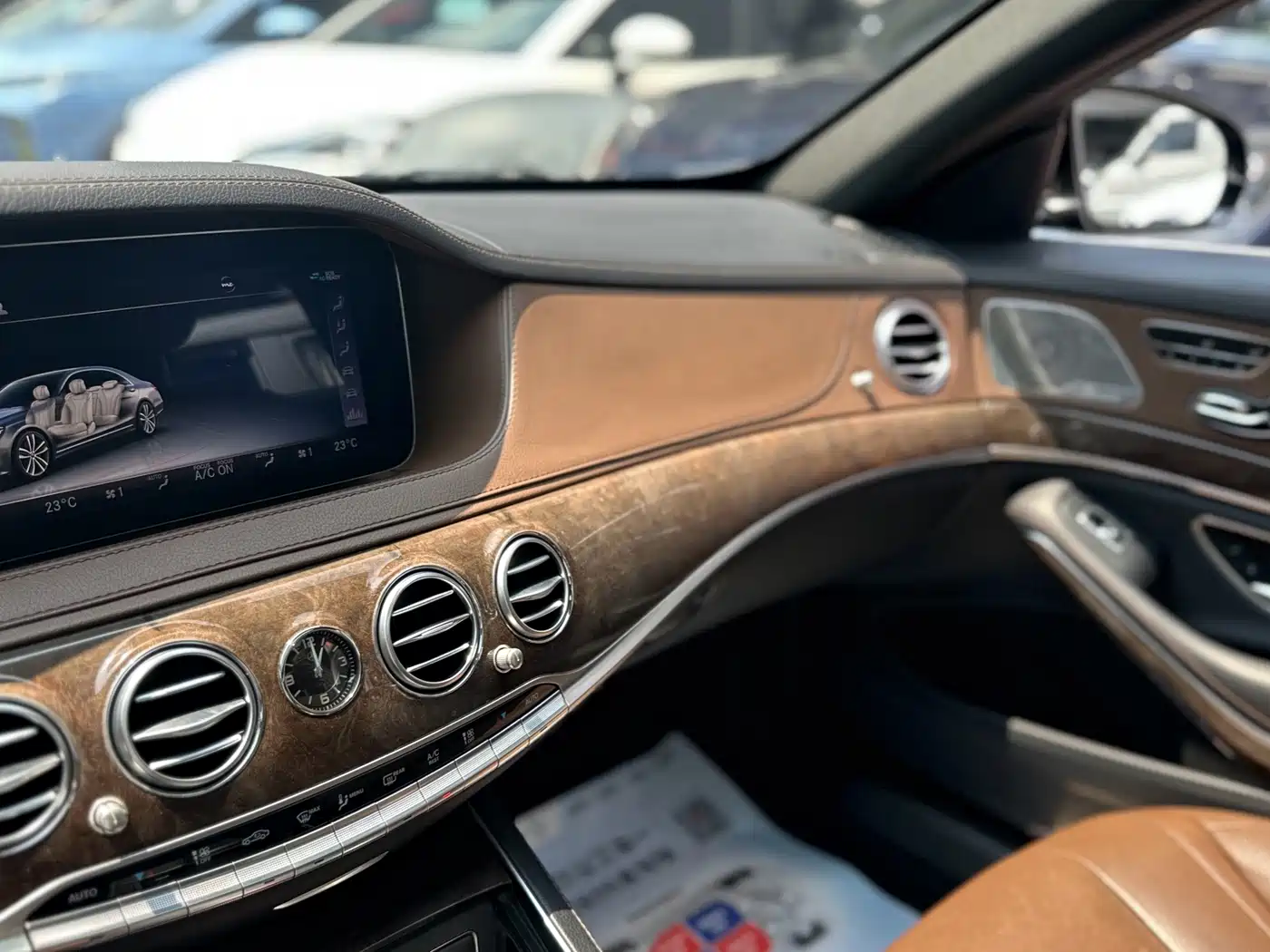 Фото 13 - Mercedes-Benz S-Class