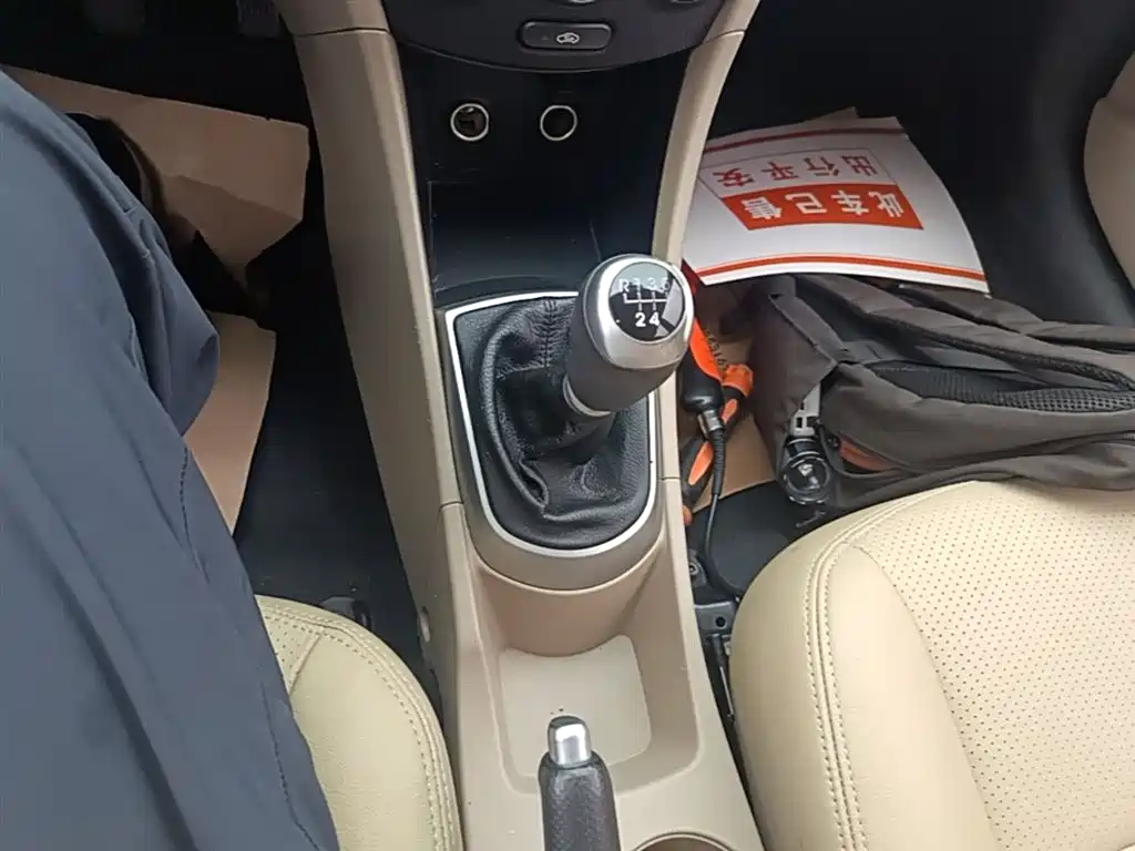 Hyundai Verna 2014 1.4L Manual Smart GLS фото 14