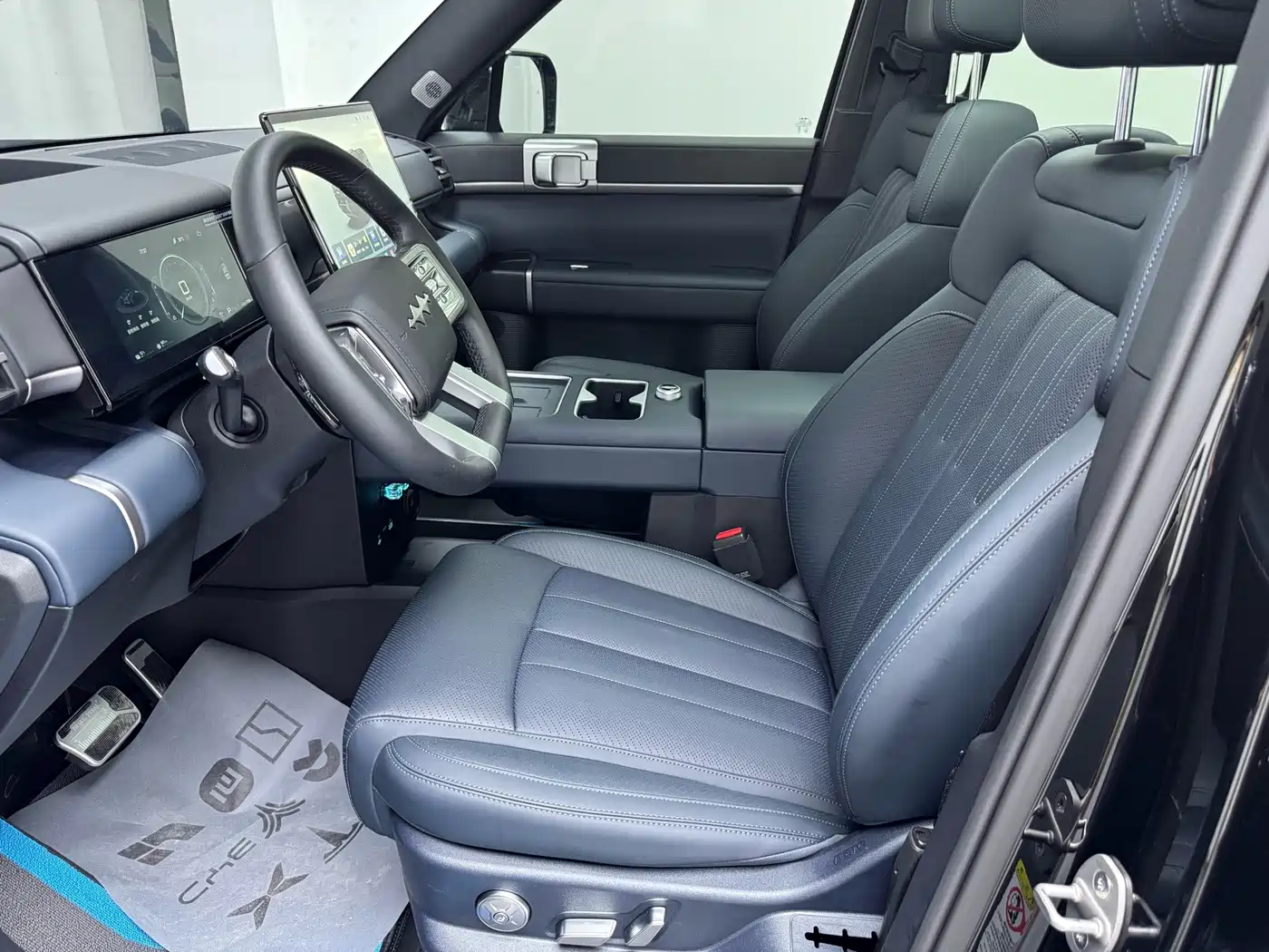 Fang Cheng Bao Titanium 7 2026 2025 AWD Base Model