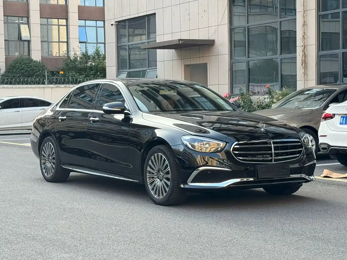 Mercedes-Benz E-Class 2019 E 300 L Sport Luxury фото 3