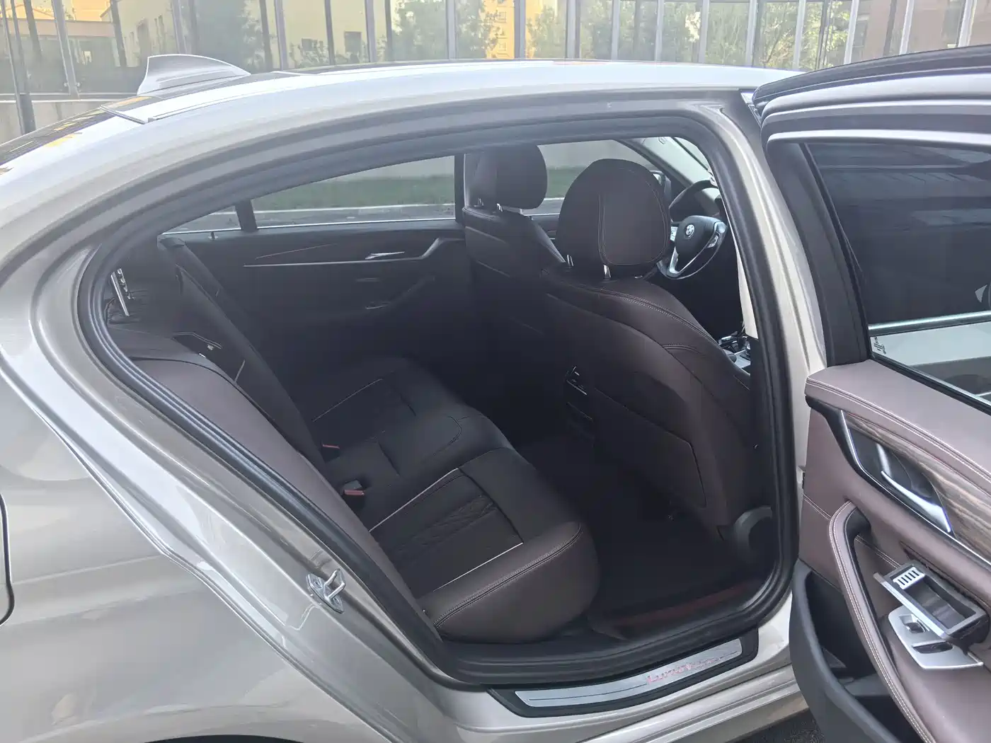 BMW 5 Series New Energy 2022 Facelift II 535Le Pioneer Edition M Sport Package фото 11