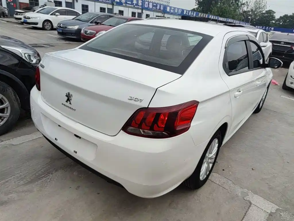 Peugeot 301 2018 1.6L Manual Comfort Edition фото 7