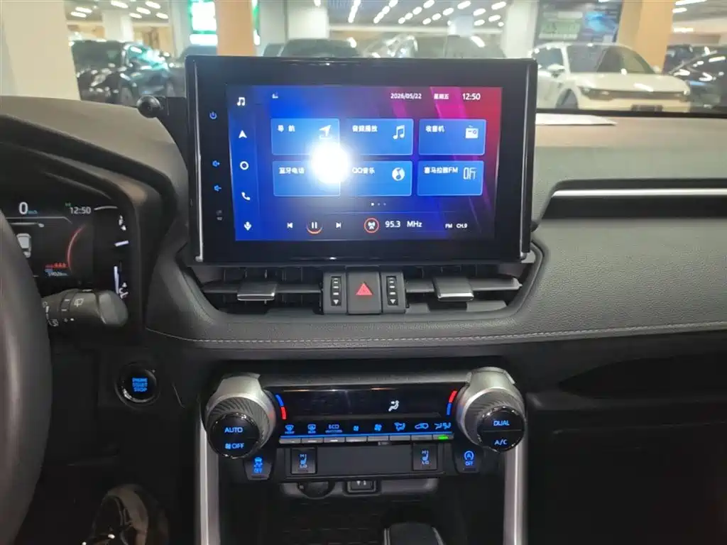 Toyota RAV4 Rongfang 2022 2.0L CVT 2WD Trend Plus Edition фото 13