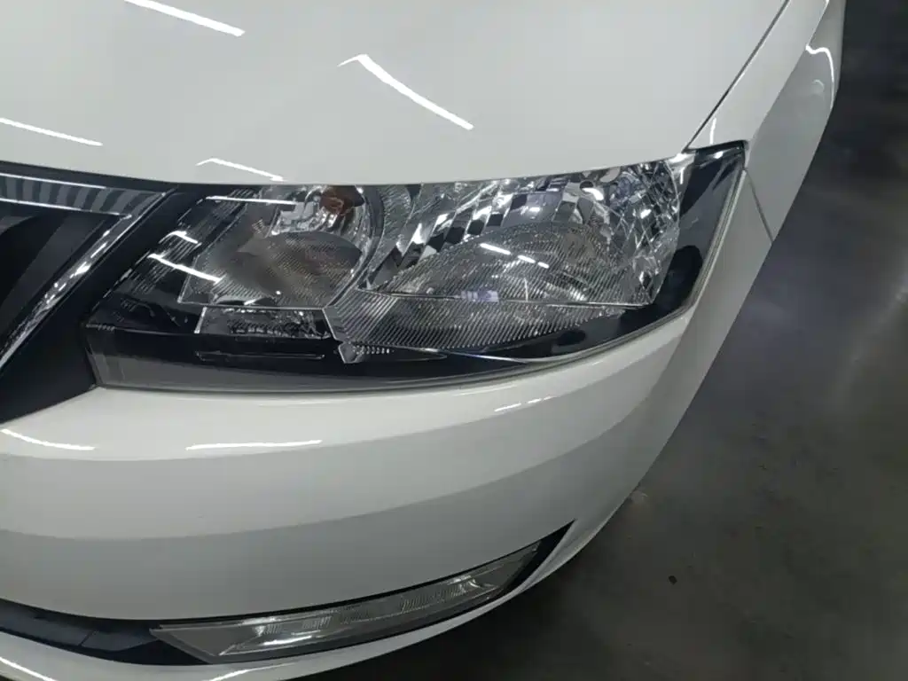 Фото 24 - Škoda Rapid