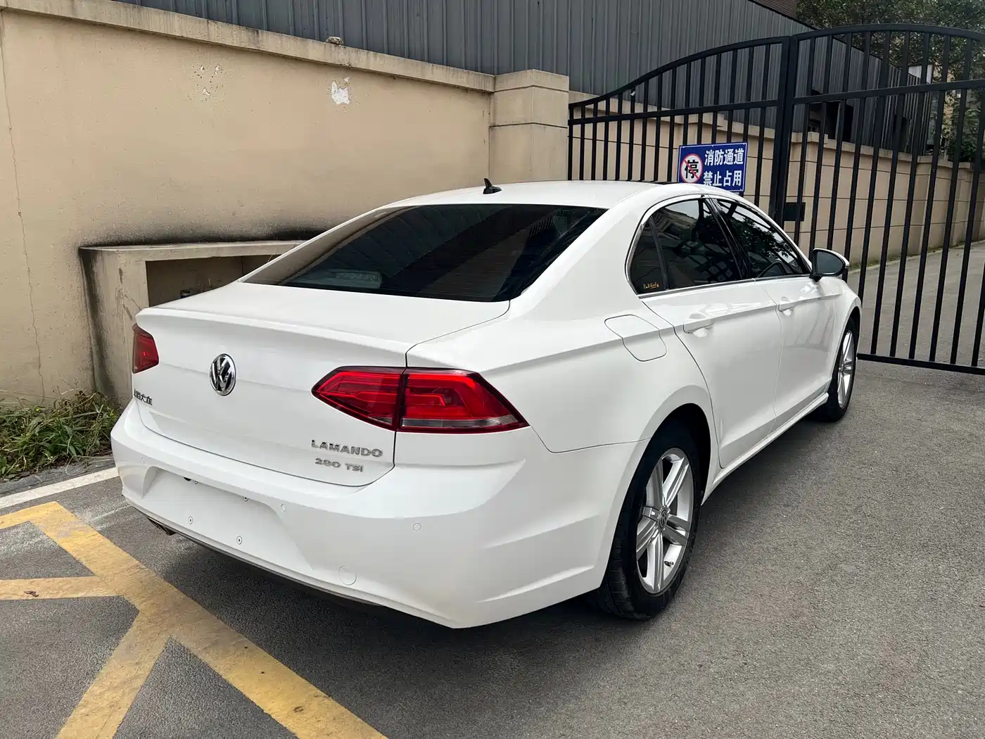 Volkswagen Lamando 2015 280TSI DSG Comfort фото 4