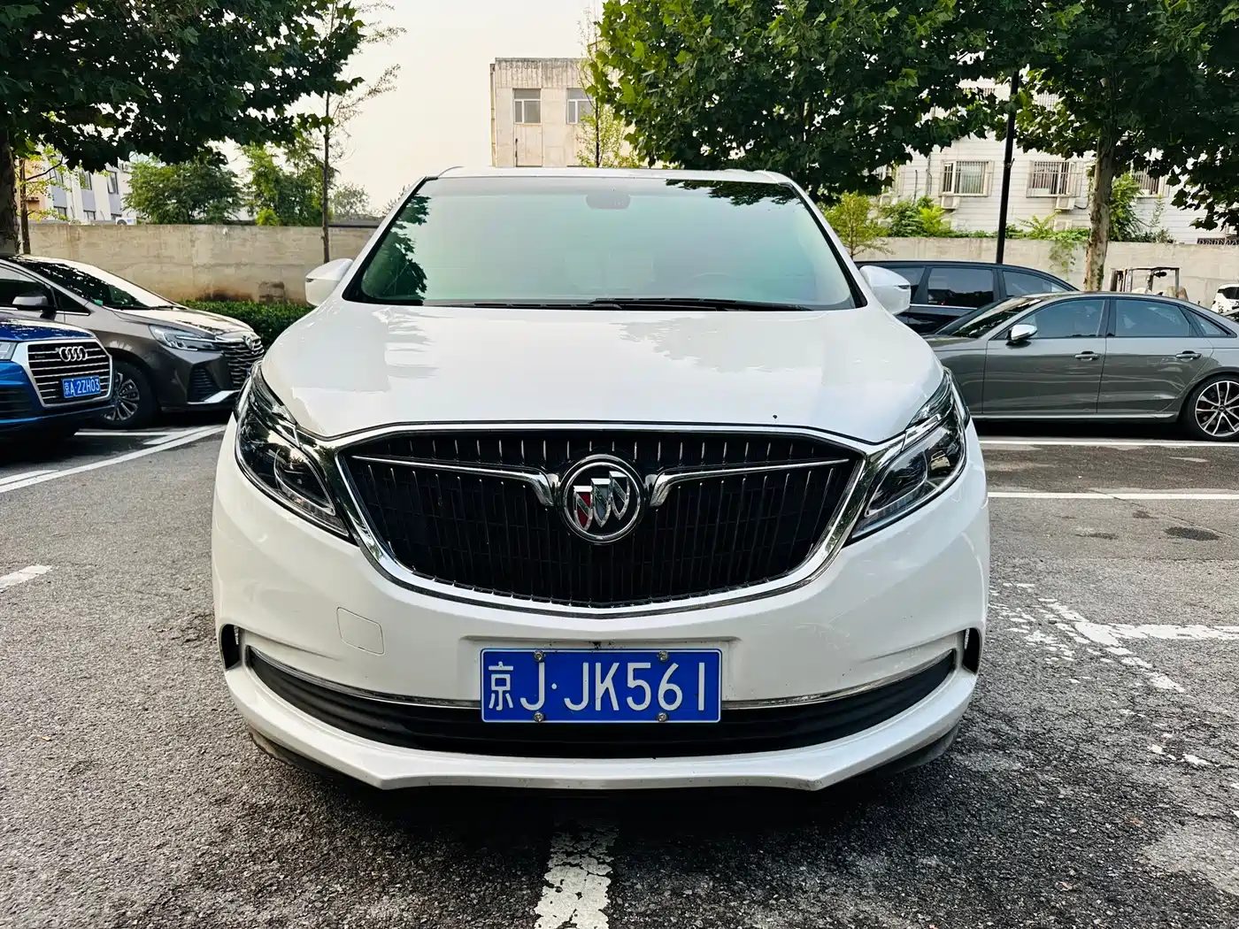 Фото 2 - Buick GL8
