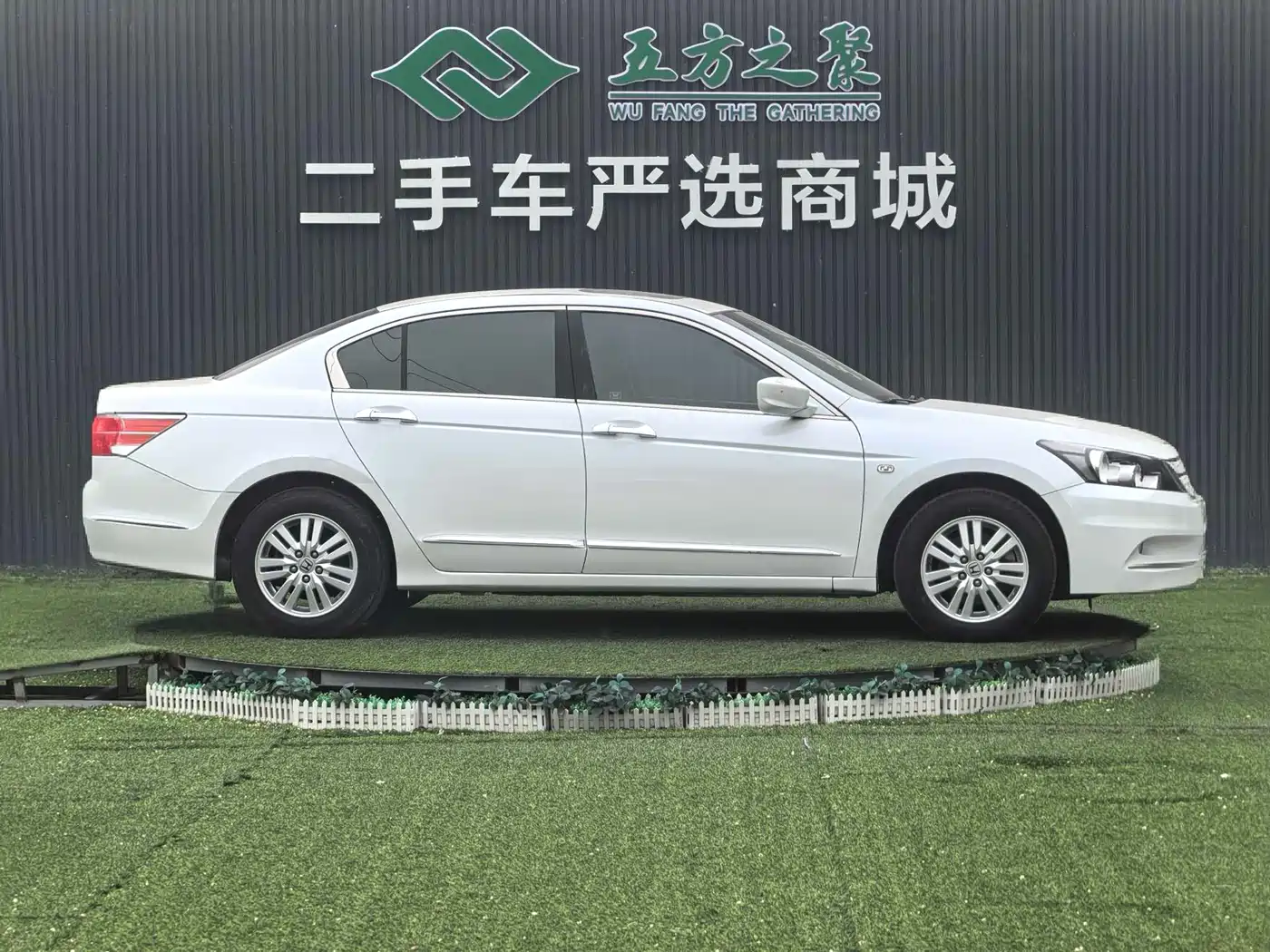 Фото 4 - Honda Accord
