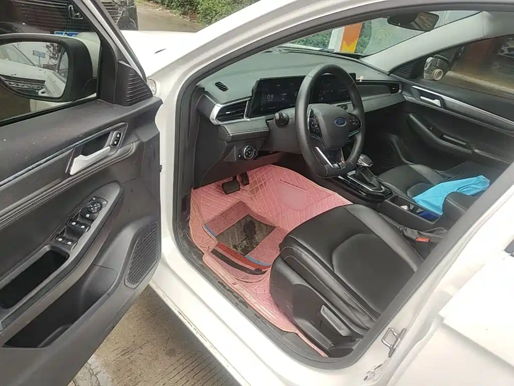 Ford Escort 2022 2021 1.5L Automatic Diamond Edition