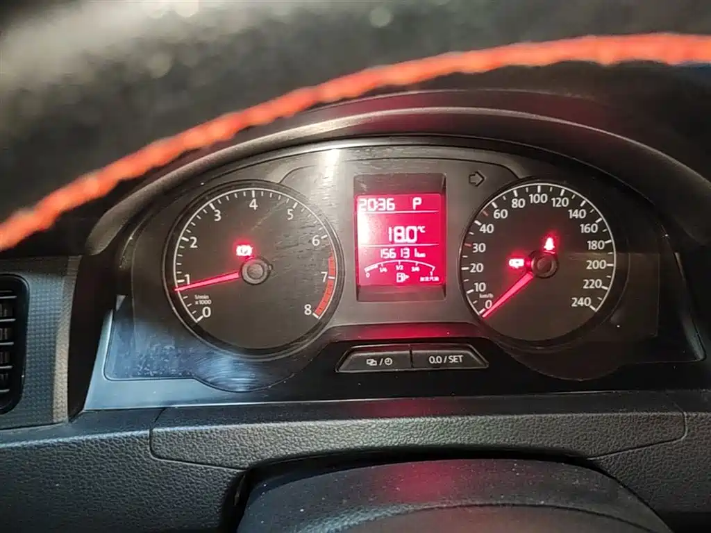 Volkswagen Santana 2015 1.6L Automatic Trend Edition фото 12