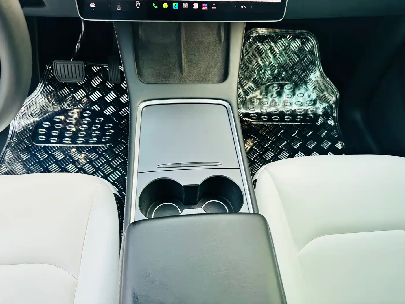 Photo 22 - Tesla Model Y