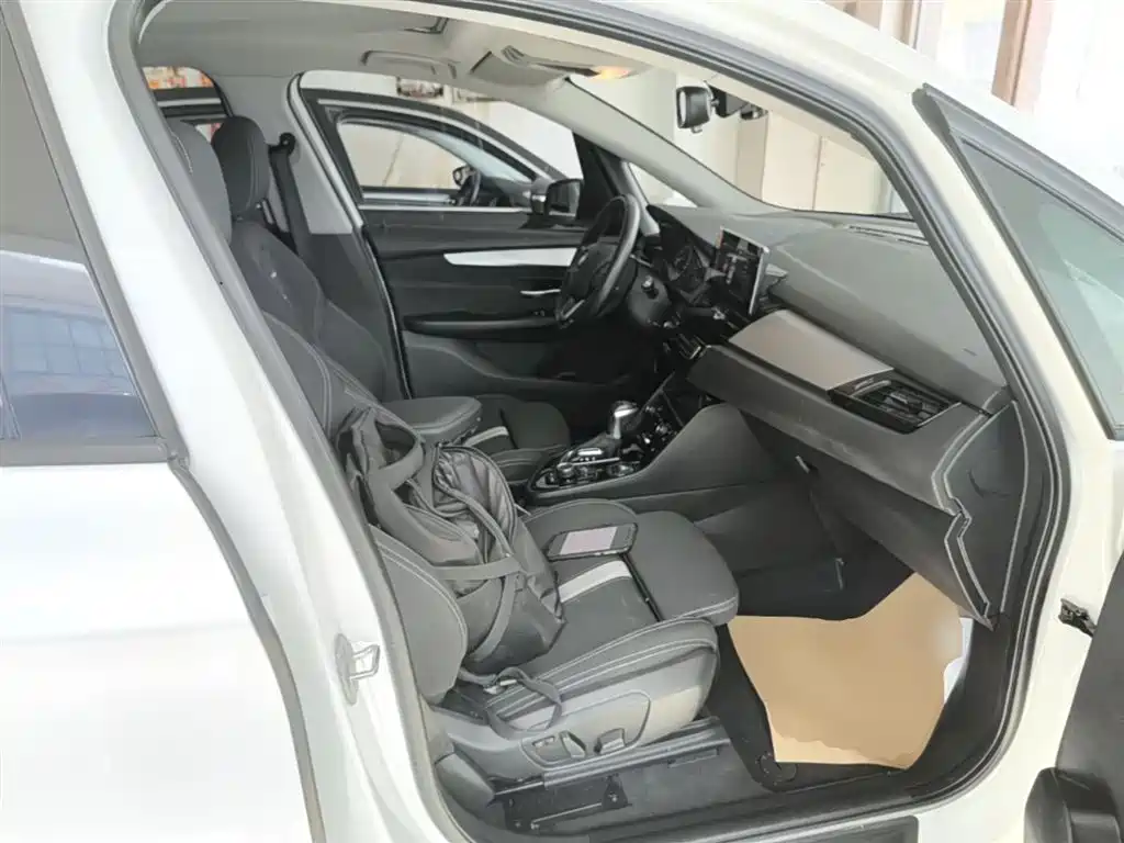 BMW 2 Series Tourer (Import) 2015 218i Leading Type фото 25