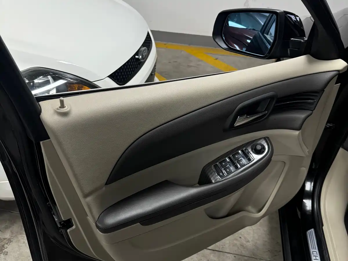 Chevrolet Malibu 2013 2.0L Automatic Luxury Edition фото 5