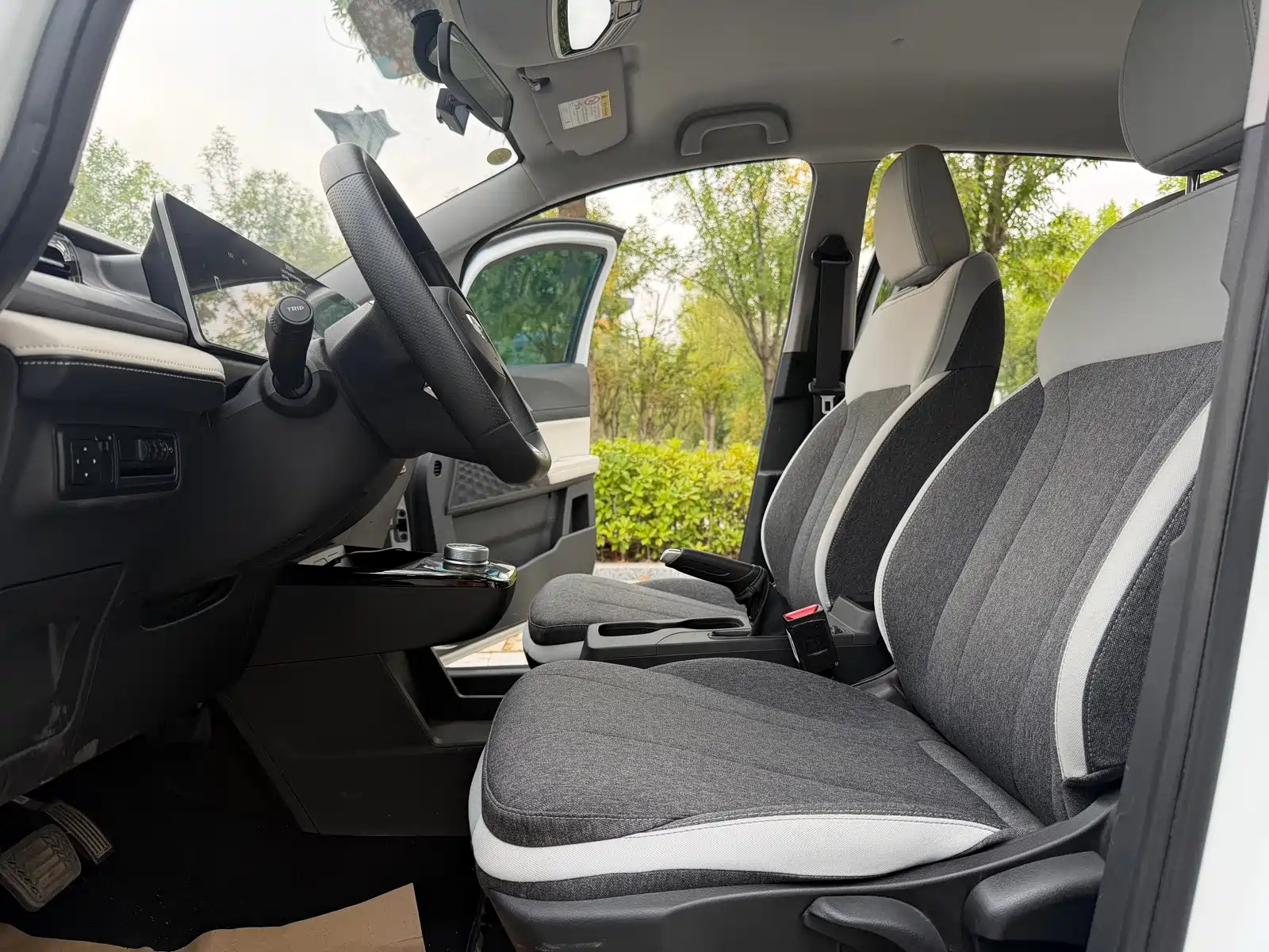 Фото 7 - Geely Geometry E Firefly