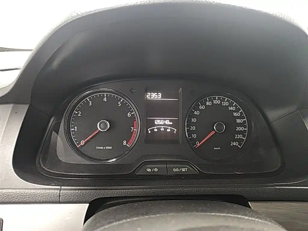 Volkswagen Lavida 2015 1.6L Automatic Trend Edition фото 12