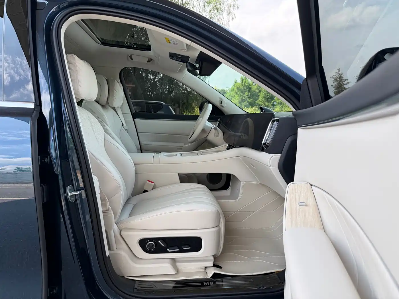 AITO Wenjie AITO M8 2026 2025 Pure Electric Ultra AWD 5-seater