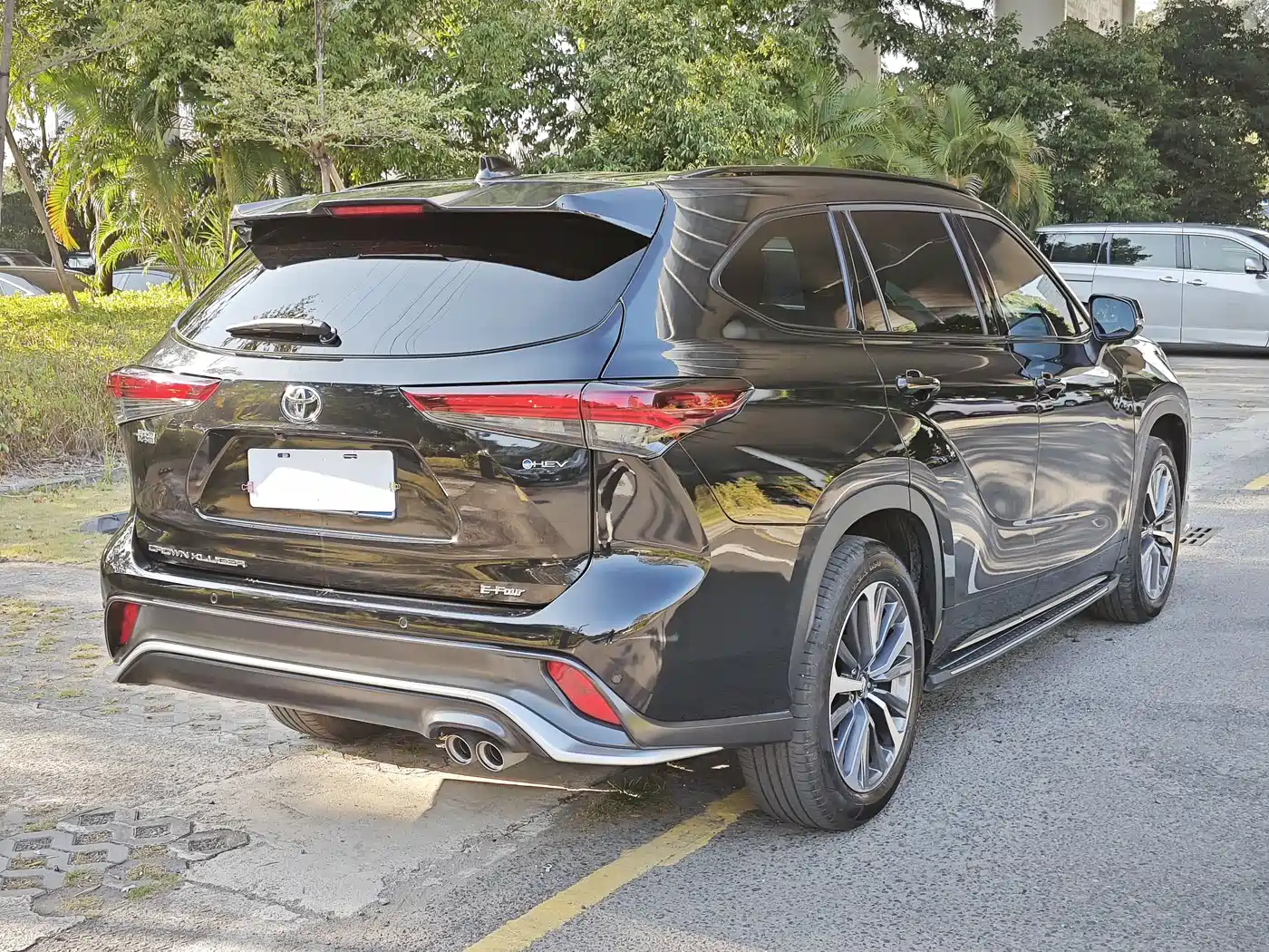 Toyota Crown Kluger 2024 2.5L HEV 4WD Premium Edition фото 7