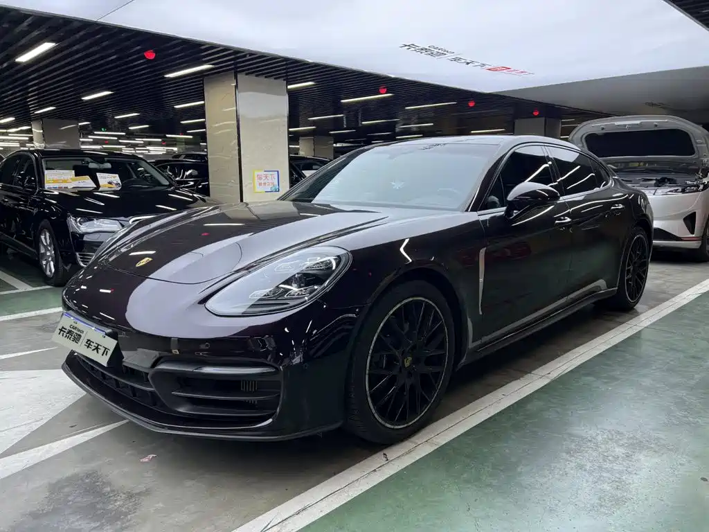 Фото 1 - Porsche Panamera
