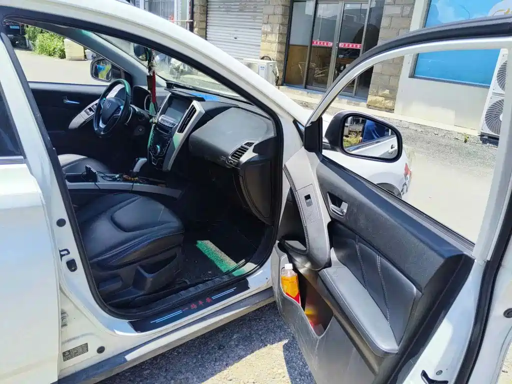 Luxgen U6 SUV 2016 2017 1.8T Charm Upgrade