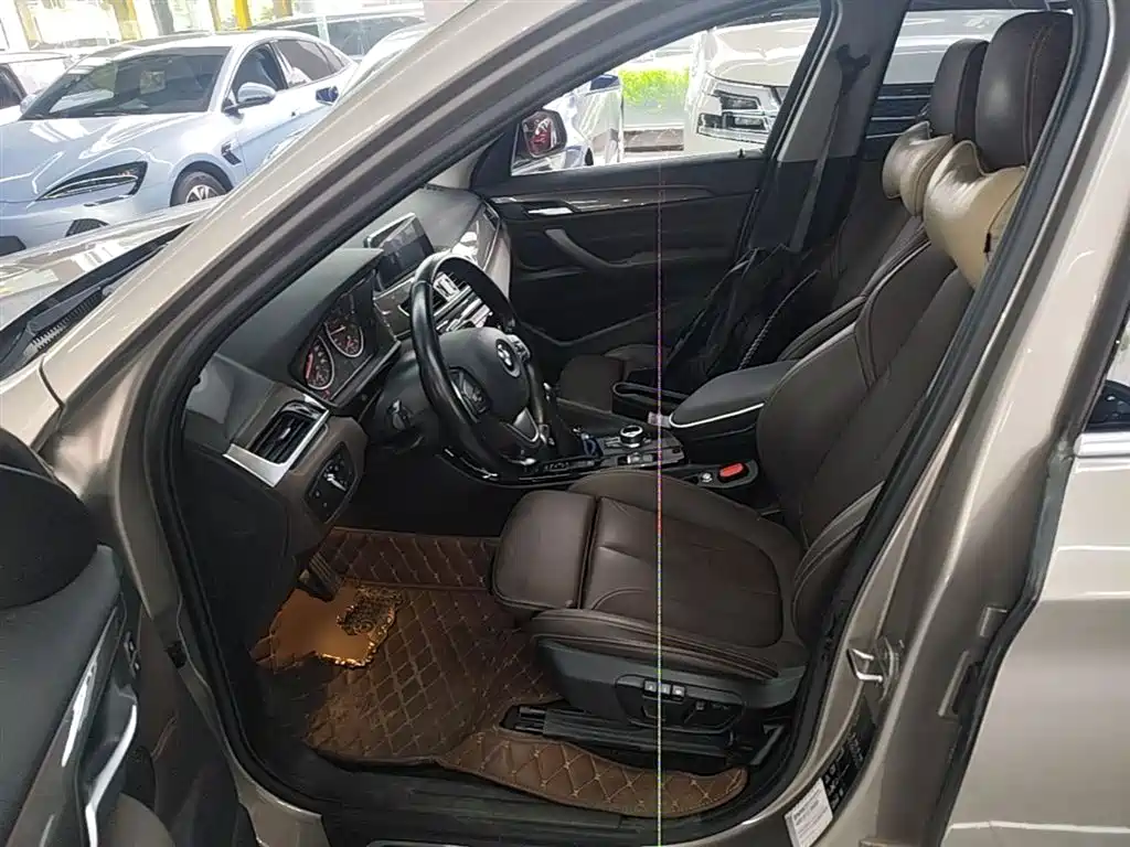 BMW X1 2018 xDrive20Li Premium Model фото 16