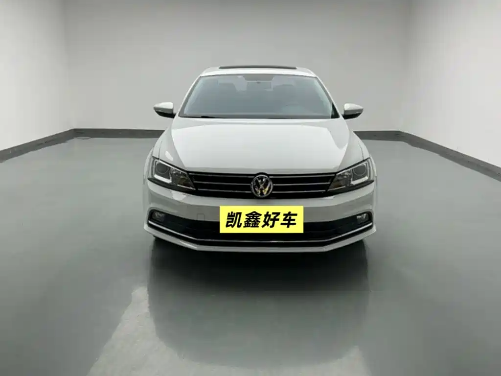 Volkswagen Sagitar 2015 230TSI Automatic Comfort фото 2