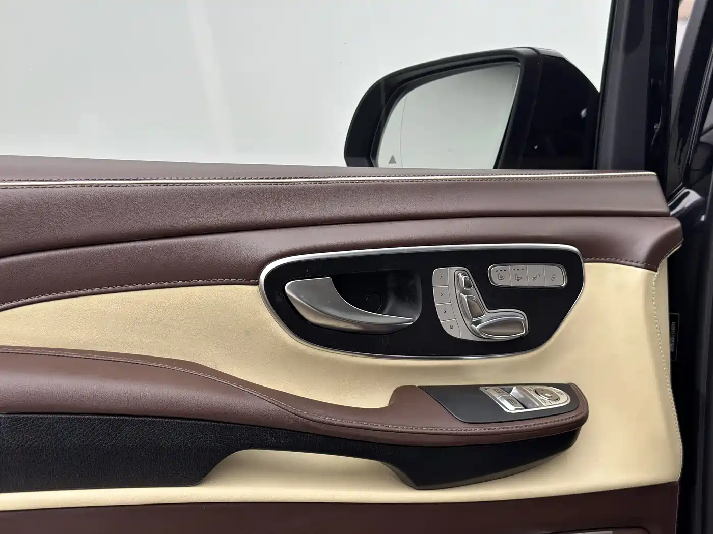 Mercedes-Benz V-Class 2018 V 260 L Premium Long Version China V фото 8