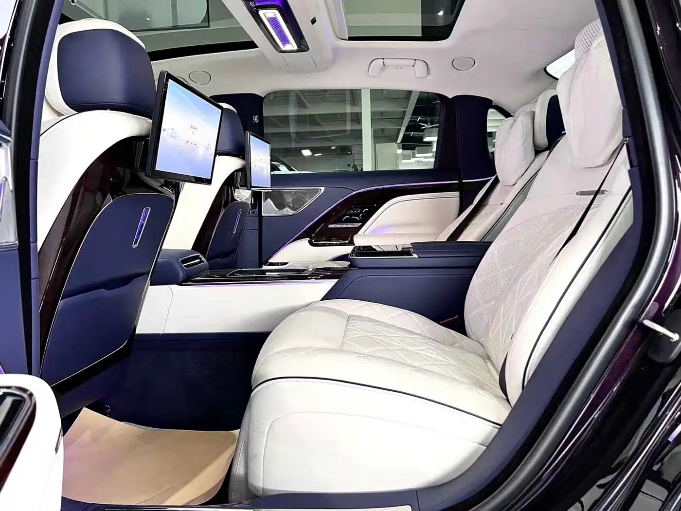 Hongqi Guoya 2024 4.0T V8 Version фото 40